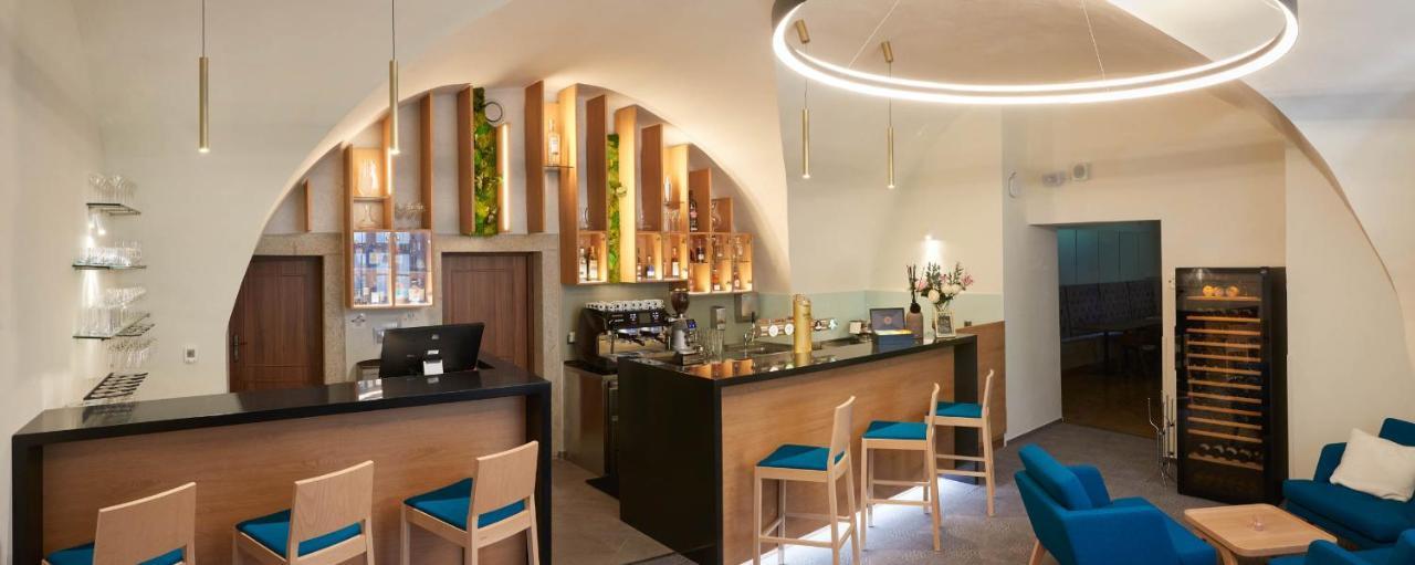Zamek Trest Hotel Ngoại thất bức ảnh