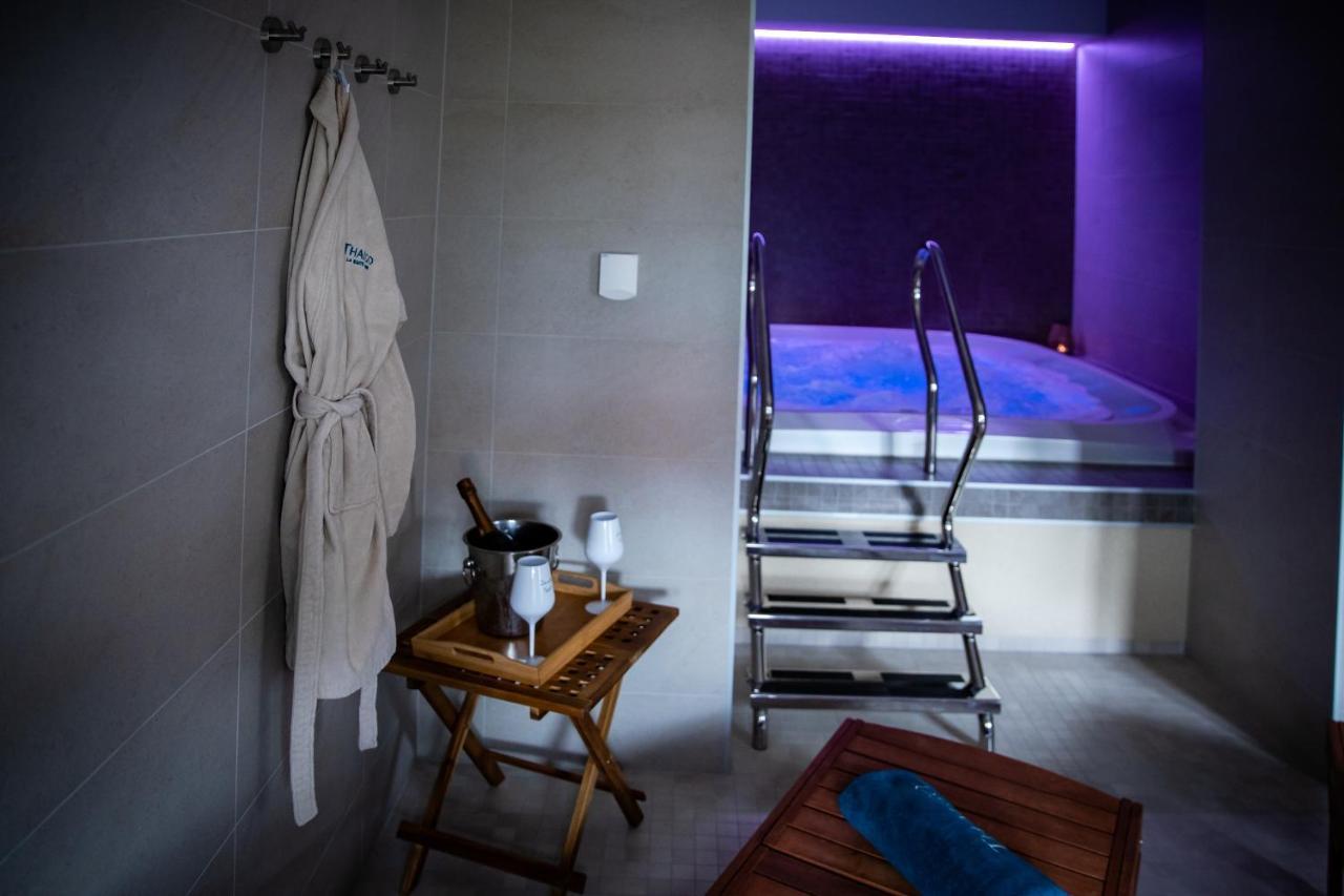 Zamek Trest Hotel Ngoại thất bức ảnh