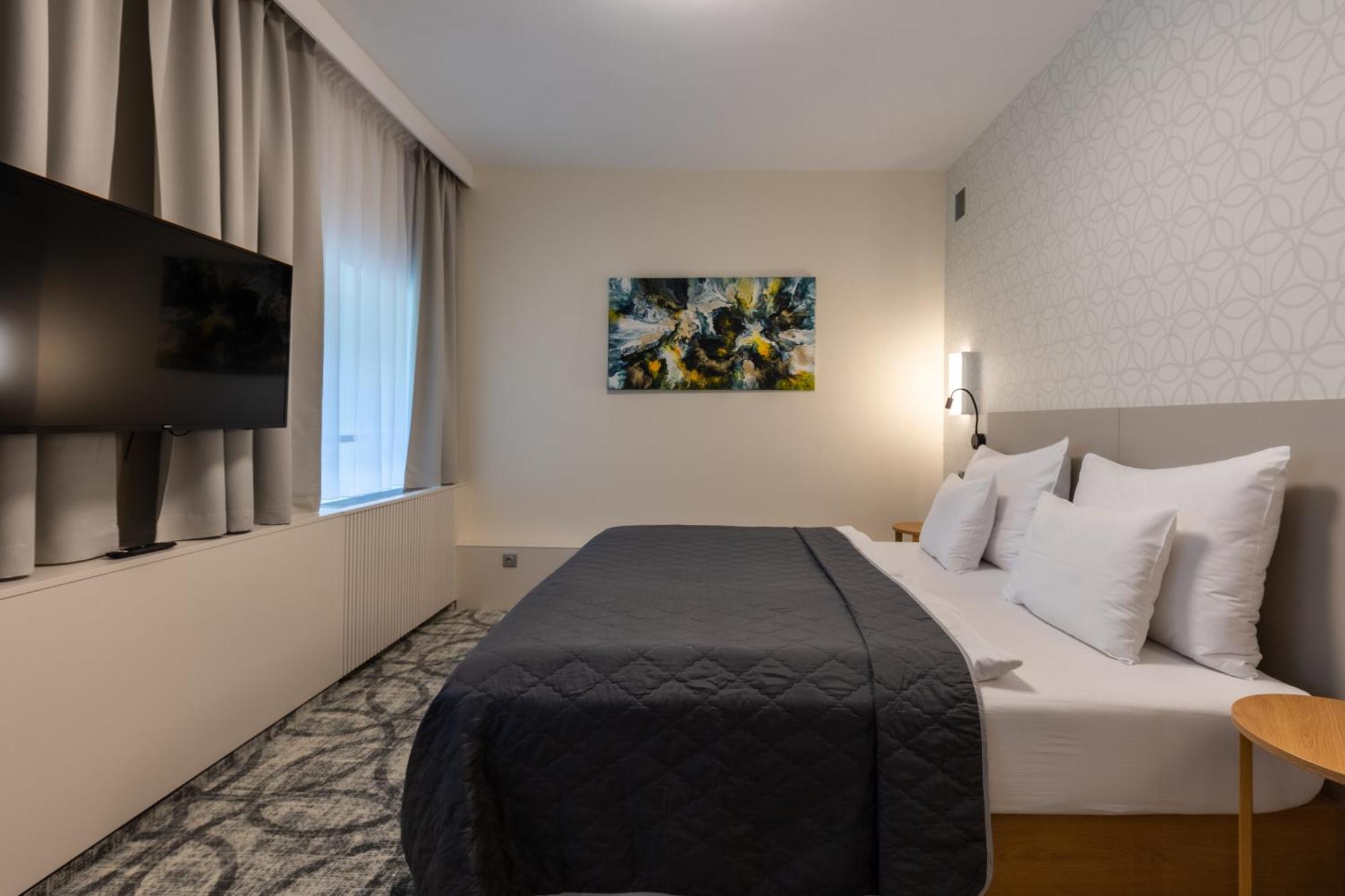 Zamek Trest Hotel Ngoại thất bức ảnh