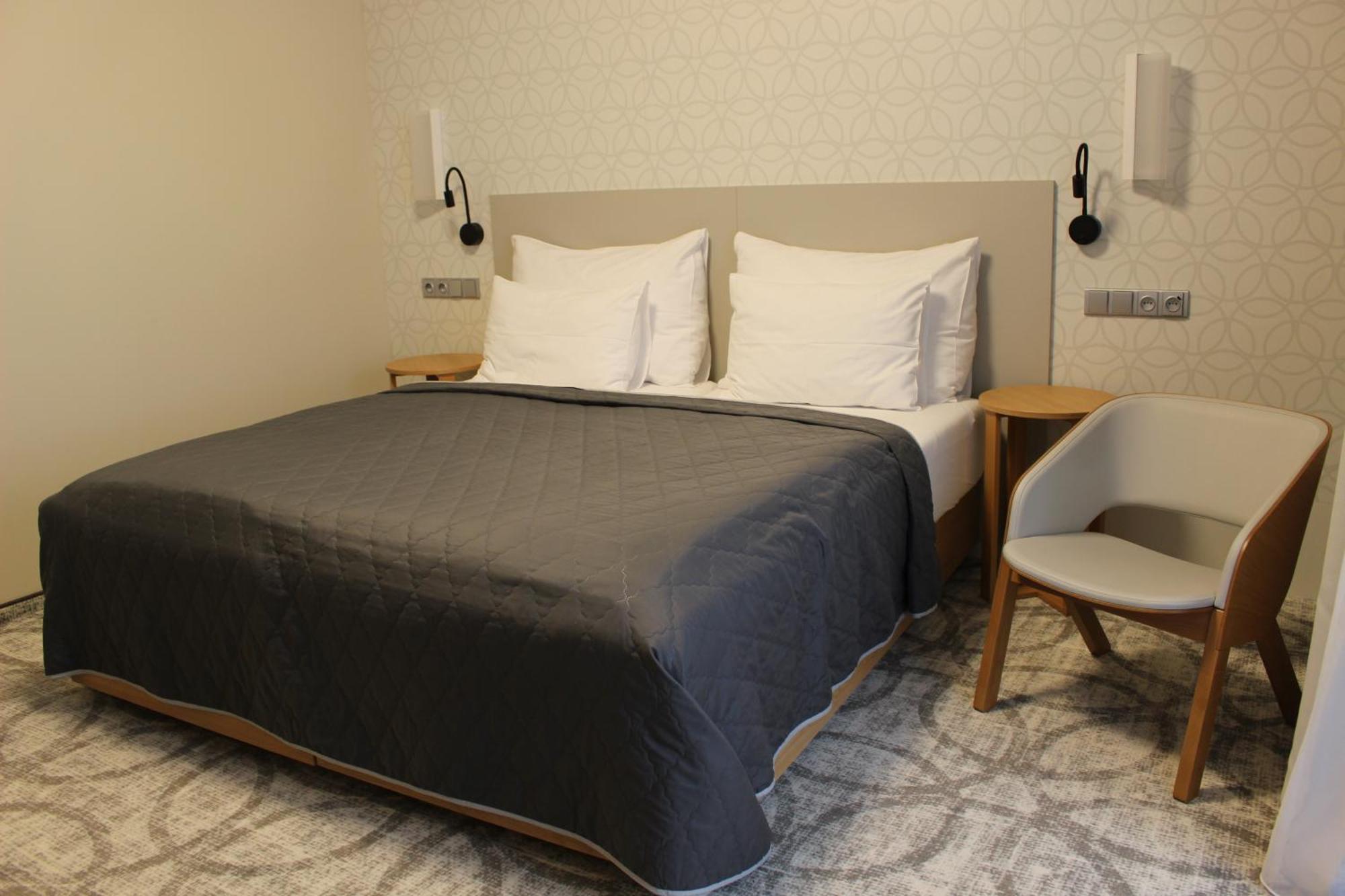 Zamek Trest Hotel Ngoại thất bức ảnh